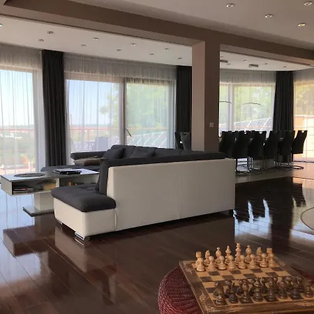 Villa Royal *
