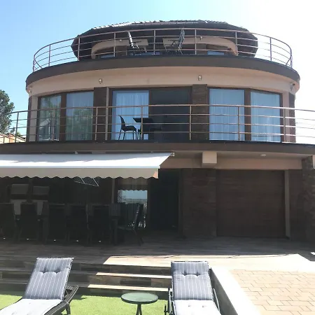 Villa Royal *