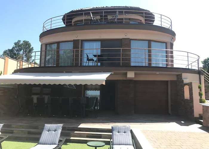 Villa Royal *